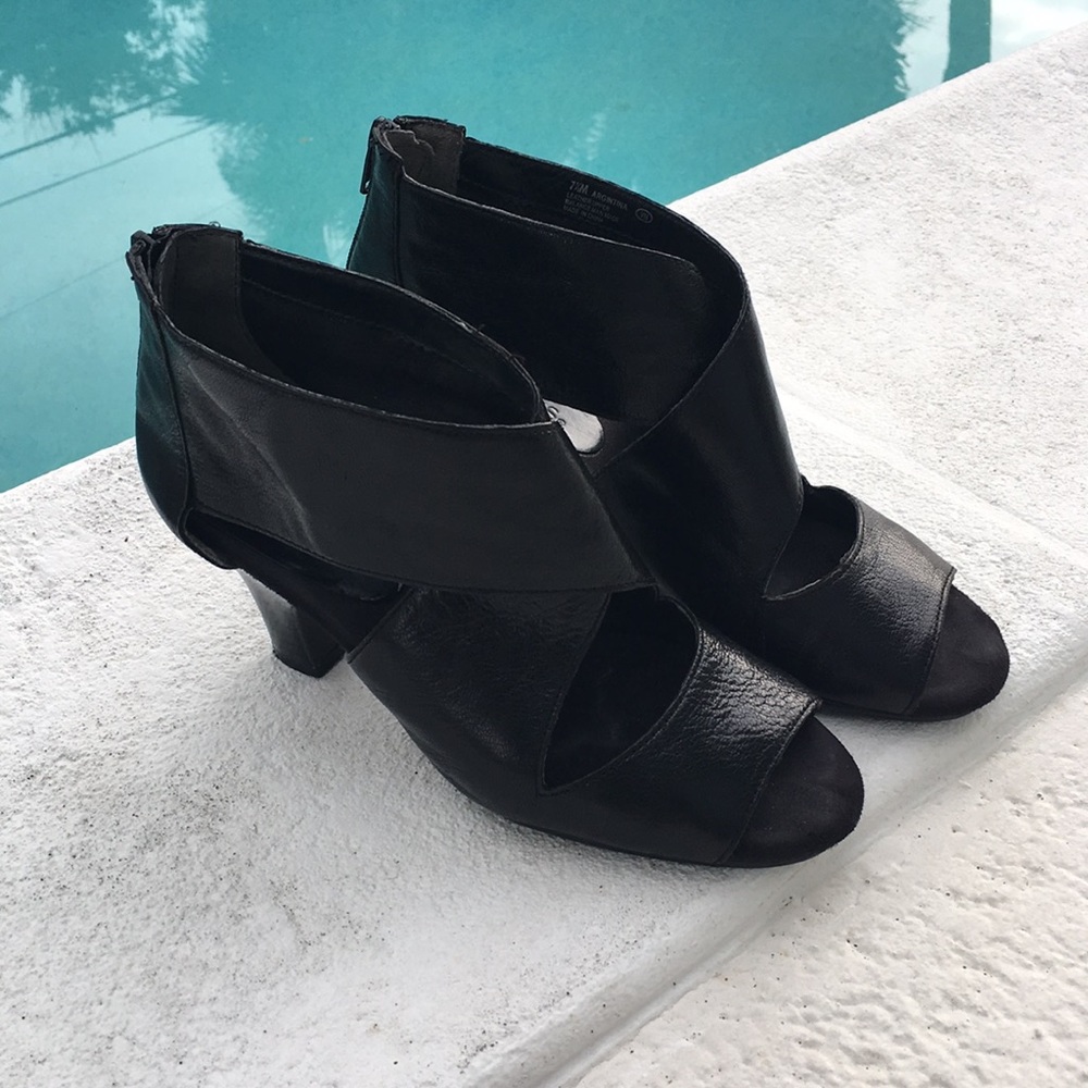 Sandal